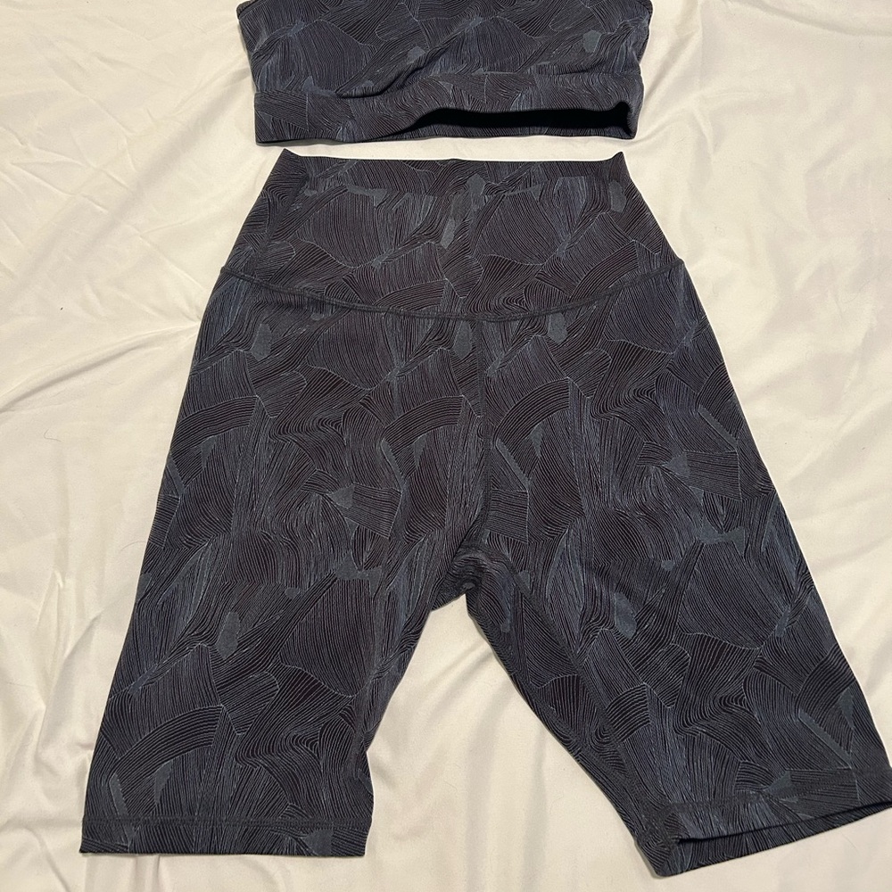 ZYIA Gray High-Waisted Leggings with Stretchy Fabric